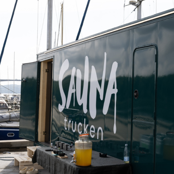 Saunatrucken er fast placeret ved Vejles fjord