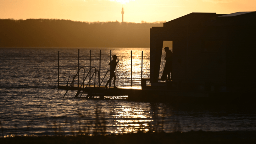 Badetur ved Tirsbæk Strand om sommeren