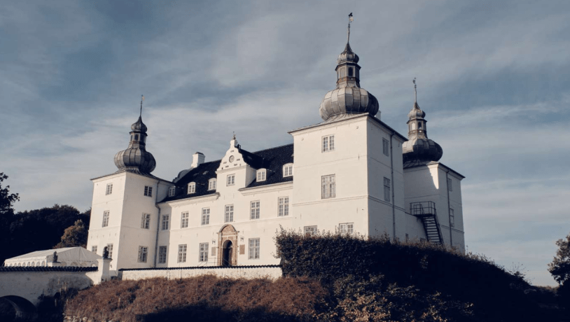 Engelsholm Slot set udefra 