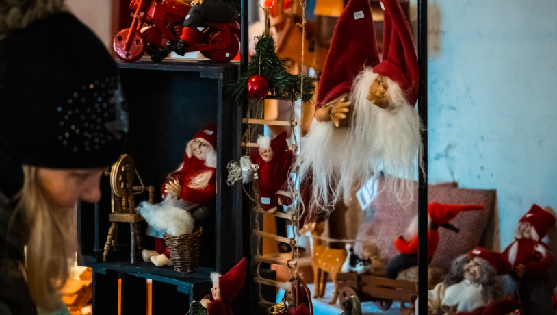 Nisser i bod til julemarked på Tirsbæk Gods i Vejle