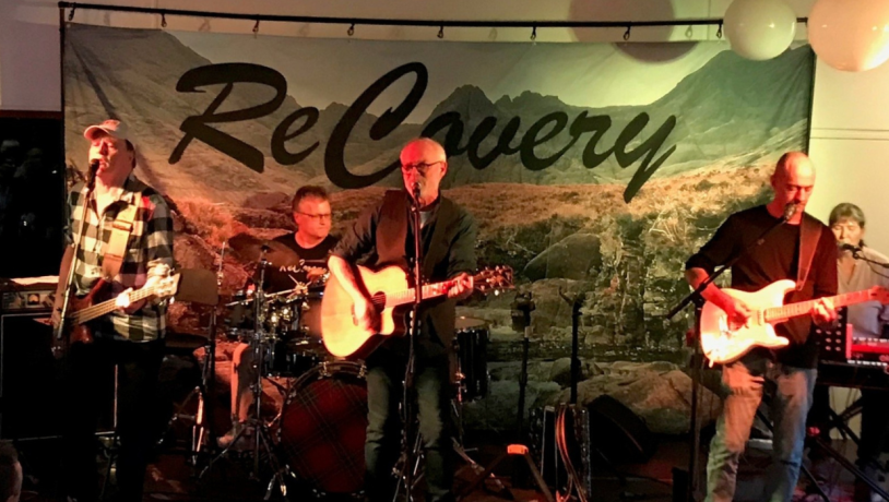 Musikalsk koncert på Fary Lochan med ReCovery