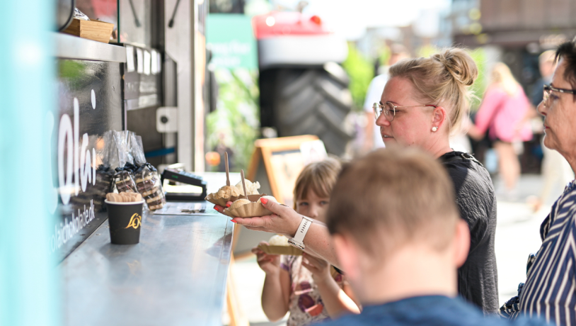 Gæster ved isbod til Vejle MADfest