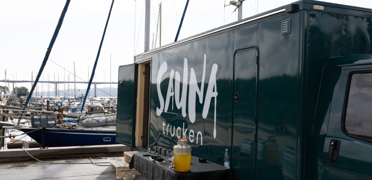 Saunatrucken er fast placeret ved Vejles fjord