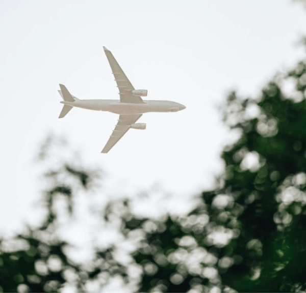 Fly på himlen på vej til Billund Lufthavn over Vejle