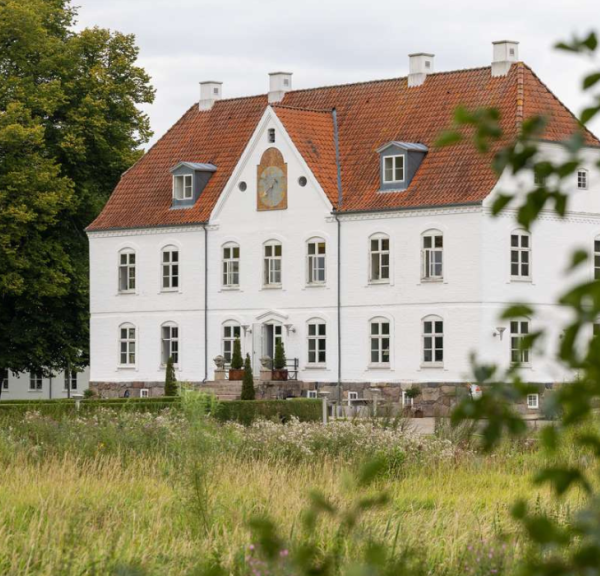 Hovedhuset på Haraldskær Sinatur Hotel 
