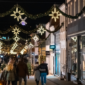 Vinterdag ved juletid i Vejle midtby